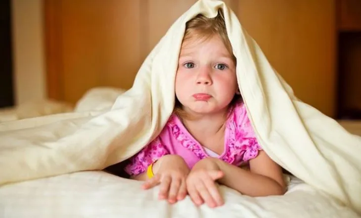 Si ta bëni zgjimin e fëmijës në mëngjes sa më të këndshëm