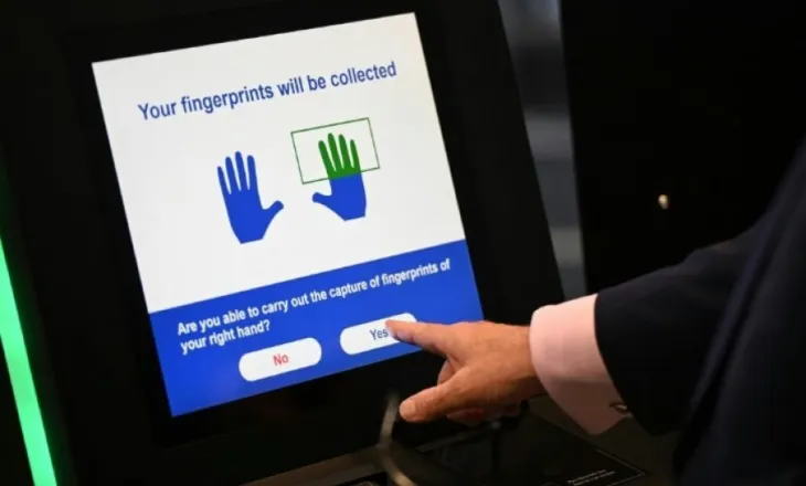 Sistemi i ri i hyrjes/daljes EES krijon vonesa në kufijtë e BE-së: Pritje deri në tre orë në kulmin e trafikut