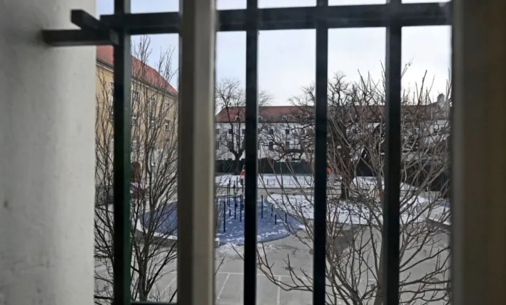 ‘Situata është si një fuçi baruti ‘/ Përshkallëzim në burgjet e mbipopulluara – a po burgos Austria shumë njerëz?