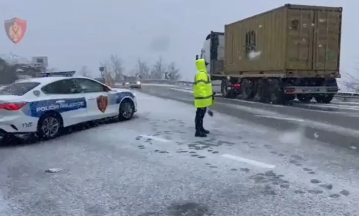 Situata nga moti i keq, policia bën thirrje: Ja akset ku duhet të përdorni zinxhirë