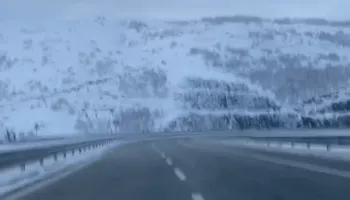 Situata/ Reshjet e dëborës në Rrugën e Kombit, autoritetet, shoferëve: Përdorni gomat dimërore