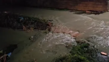 Situatë alarmante në Ferras/ Çahet argjinatura e kanalit të Martinës, uji përmbyt fshatin