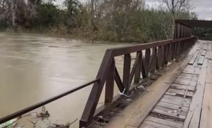 Situatë e rënduar nga reshjet, lumi Erzen del nga shtrati në Katund të Ri në Durrës, probleme me qarkullimin