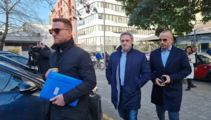 “S’ka lidhje me çështjen”/ Gjyqi ndaj Bardh Spahisë në GJKKO, avokati depoziton një provë të re, reagon SPAK