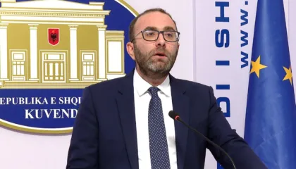 “Skadoi afati që SPAK kërkoi për arrestimin e Ballukut”/ Bardhi: Rast i paprecedentë, Kuvendi po kthehet në bunkerin e të korruptuarve