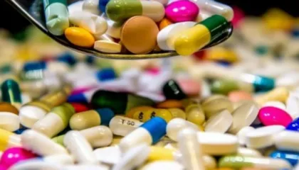 Skandal/ Ministria e Shëndetësisë rrit çmimet e ilaçeve brenda ditës me 4000%