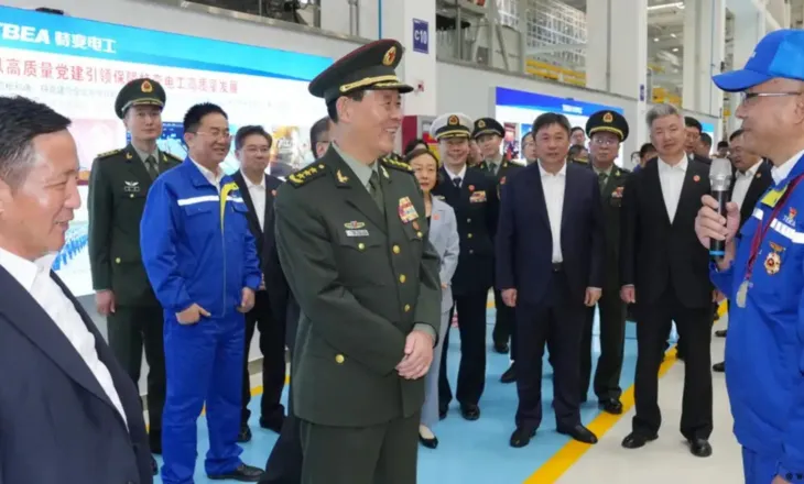 Skandal në ushtrinë kineze, gjenerali i lartë ushtarak pushohet pas akuzave për korrupsion dhe spiunazh, ishte aleat i afërt i presidentit Xi