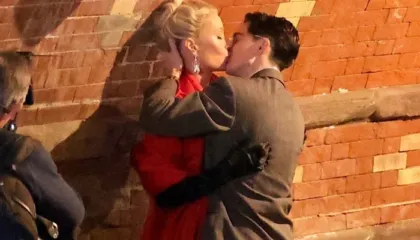 Skenat romantike me Timothée Chalamet, Gwyneth Paltrow tregon se ishte në siklet!