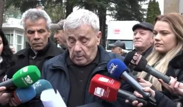 “S’kërkojmë hakmarrje, por drejtësi”/Homazhet për ’21 Janarin’, xhaxhai i Aleks Nikës: Përgjegjësia s’duhet të harrohet