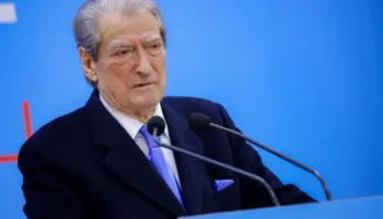 “Smart City”, Berisha: Projekt korruptiv me çmime 30 herë më të larta. Rrezik për privatësinë e qytetarëve