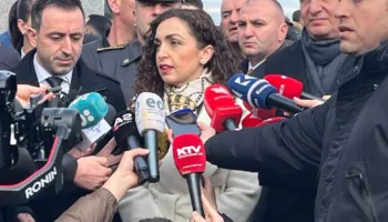 “Sot jemi të lirë, gëzojmë pavarësinë”/ 27-vjetori i masakrës së Reçakut, Osmani: Ishte krim kundër njerëzimit dhe…