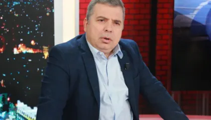 “Sot po na qeveris një hajdut”/ Reagon ashpër gazetari: Shteti në funksion të pastrimit të parave, po na zhvat dhe…