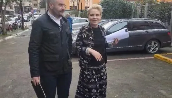 Sot seanca paraprake në GJKKO, Kryemadhi dhe avokati i Metës paraqiten në gjykatë