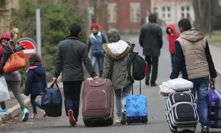 Spanja legalizon qëndrimin e emigrantëve