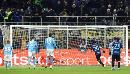 Spektakël pa fitues, Inter-Napoli ndajnë pikët, Conte lëshon akuza, Chivu: Do jetë luftë deri në fund për titullin (VIDEO)