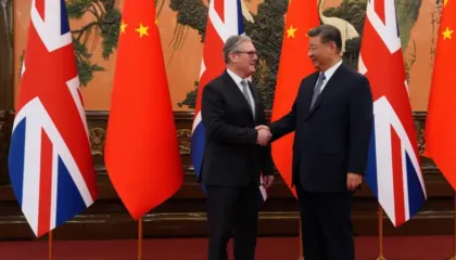 Starmer udhëton drejt Kinës pas 8 vitesh, marrëdhëniet tregëtare Britani-Pekin në fokus të diskutimeve