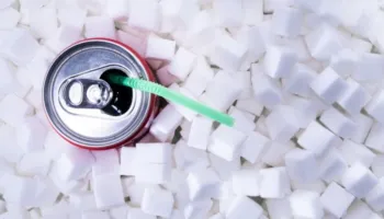 Studimi i ri sugjeron se ëmbëlsuesi i aspartamit dëmton shëndetin e trurit dhe zemrës