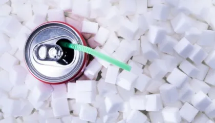 Studimi i ri sugjeron se ëmbëlsuesi i aspartamit dëmton shëndetin e trurit dhe zemrës