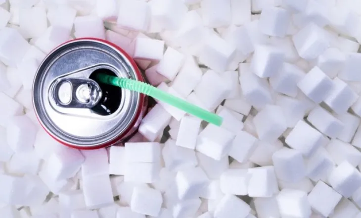 Studimi i ri sugjeron se ëmbëlsuesi i aspartamit dëmton shëndetin e trurit dhe zemrës