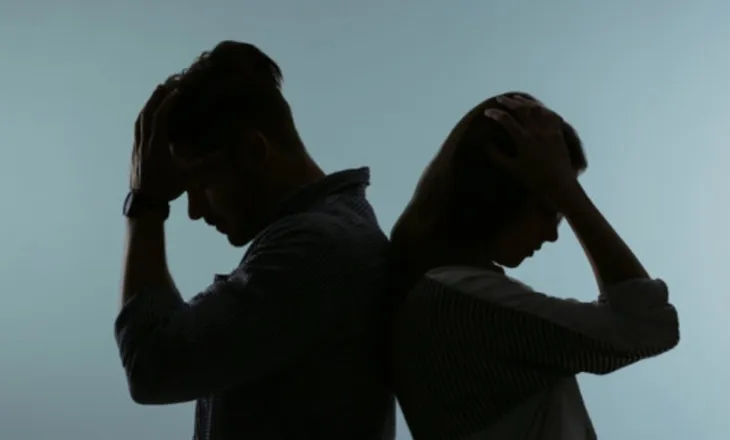 Studimi zbulon paradoksin në çift? Gratë stresohen kur burrat…