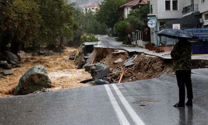 Stuhi dhe rreshje bore/ Moti i keq në Greqi, shënohet viktima e dytë nga stuhia