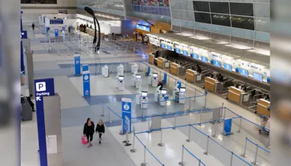 Stuhia në SHBA/ Mbi 16,000 fluturime të anuluara, ndërprerja më e madhe që nga Covid-19