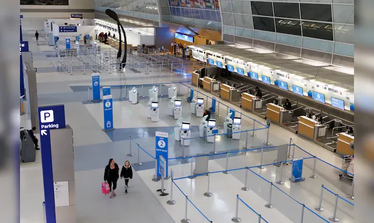 Stuhia në SHBA/ Mbi 16,000 fluturime të anuluara, ndërprerja më e madhe që nga Covid-19