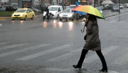 Stuhitë dhe reshjet e dëborës përfshijnë Greqinë! Zonat më te prekura