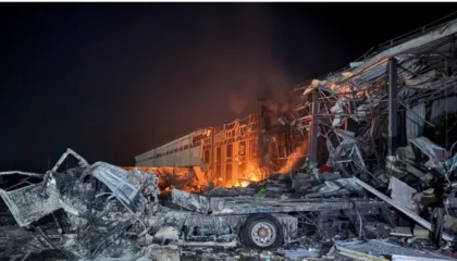 Sulmet ruse në rrjetin energjetik në Ukrainë, qindra mijëra banorë mbeten në errësirë dhe në të ftohtë