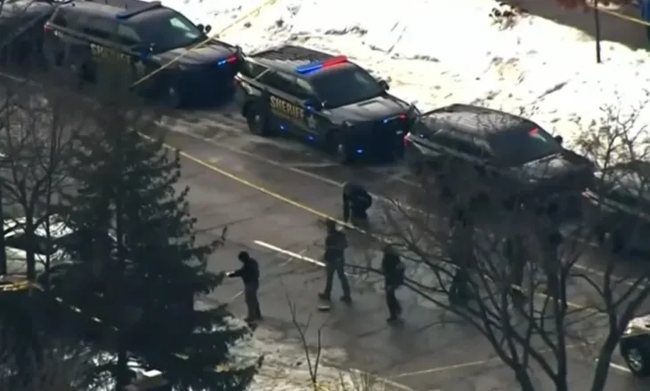 Sulmi në Minesota, JD Vance: Një tragjedi! Clinton: Dhunë e paligjshme e administratës Trump