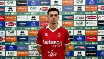 Sulmuesi kuqezi zyrtarizohet te skuadra e re, vjen firma