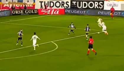 Supergoli i yllit të Kosovës dhe asisti i tij nuk mjaftojnë, Fenerbahce bën përmbysjen e madhe në fund (video)