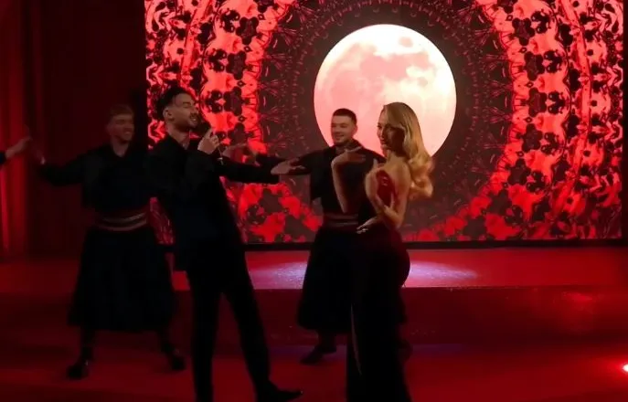 Surprizë që në nisje të Prime, Kristi prezanton këngën e bërë për Selinën