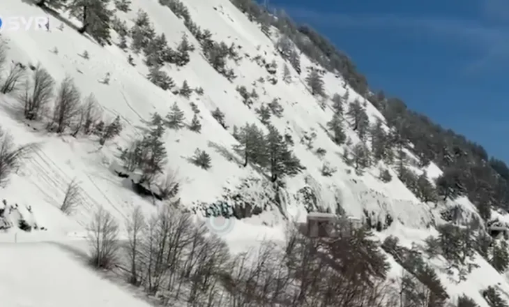 SYRI TV/ Bllokohet përsëri rruga në Qafë Thore, rënia e ortekëve vështirëson lëvizjen e mjeteve