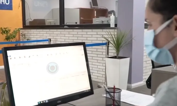 SYRI TV/ Durrësi i përmbytur, ujësjellësi 1 mln € për zyra, mijëra banorë vuajnë pasojat e abuzimeve