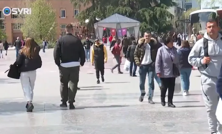 SYRI TV/ Paga reale mesatare sot vlen më pak se në 2020, rroga më e lartë, por qytetarët më të varfër