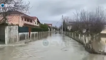 SYRI TV/ Vijon situata e rëndë nga përmbytjet në Durrës, banorët: Gjithçka është jashtë funksioni…