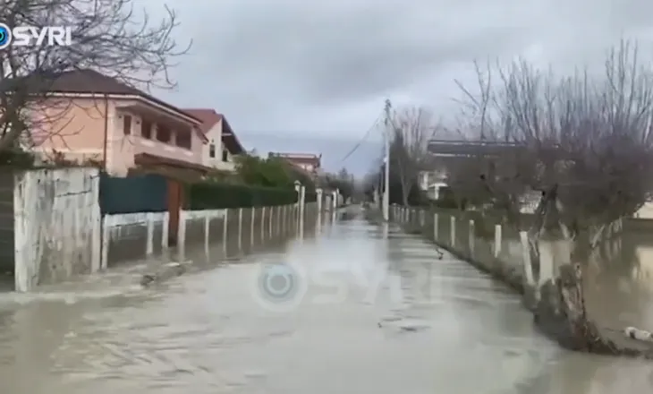 SYRI TV/ Vijon situata e rëndë nga përmbytjet në Durrës, banorët: Gjithçka është jashtë funksioni…