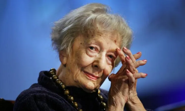 Szymborska: Dashuri në shikim të parë