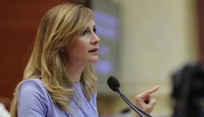 Tabaku: Qeveri e medaljeve të kota, kolapsi digjital po zhyt biznesin në krizë