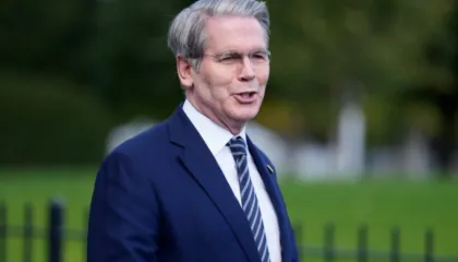 Tarifat e Trump ndaj vendeve të BE, ministri amerikan i Financave: Evropa është e dobët! SHBA nuk tërhiqet nga Groenlanda