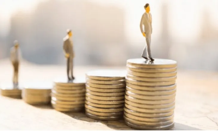 Tatimet njoftojnë pagat e reja minimale e maksimale, ndryshimi që po zbatohet për herë të parë