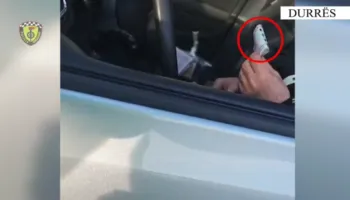 Të dehur në timon dhe tentuan të korruptonin policët, e pësojnë dy drejtues automjetesh në Durrës