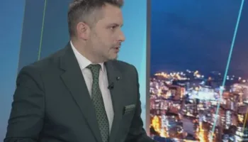 ‘Të gjithë bien dakord se Shqipëria është narko-shtet’/ Qarri: Fatkeqësisht s’ndodhemi në situatë ideale!