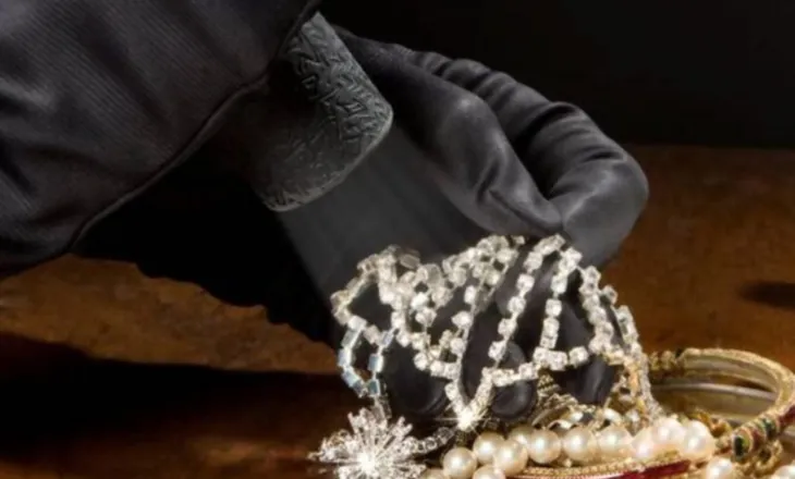 Të maskuar si ushtarë, një palestinez dhe dy izraelitë grabisin një dyqan bizhuterish në Bregun Perëndimor