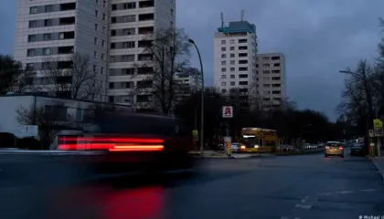 Të paktën 45 mijë familje në Berlin mbetën në errësirë, dyshohet se ekstremistët e majtë shkatërruan kabllot elektrikë