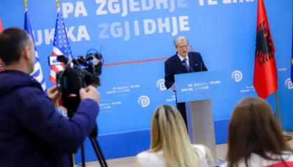 “Të premten mblidhet tryeza e opozitës”/ Berisha: Qeveria përdor rregulloren e Parlamentit në mbrojtje të Ballukut