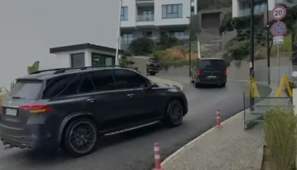 Të shoqëruar nga delegacion/ Nën masa të rrepta sigurie, dhëndri dhe vajza e Trump mbërrijnë në Vlorë, investimet në…