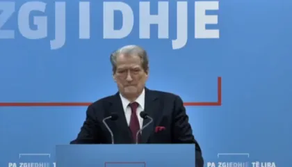 “Të shpallet fatkeqësia natyrore”, Berisha: Përmbytjet u shkaktuan nga vjedhja e fondeve