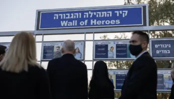 Teatri i pështirë dhe vetëposhtërues sapo filloi…